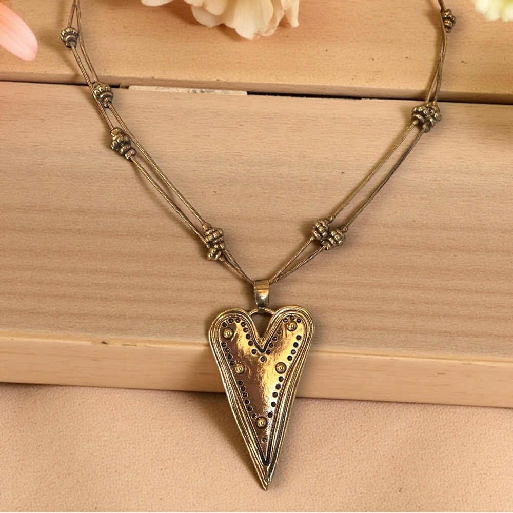 Gold Toned Heart Pendant Necklace with a Beautiful Specialty Chain